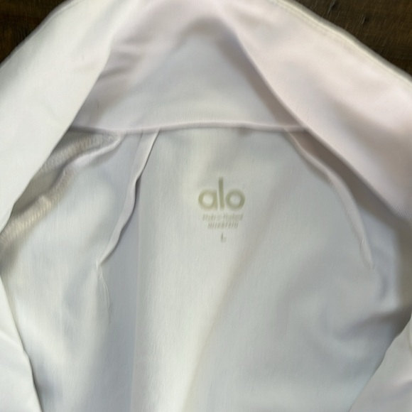 ALO yoga zip jacket with mesh detail. - Picture 2 of 7
